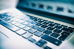 jenseits der firewall: wie die cyber-sicherheitslücke ihr unternehmen gefährdet.